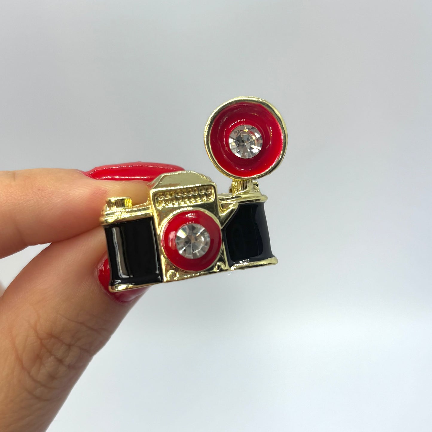 Fotoğraf makinesi broş