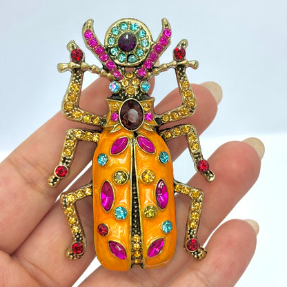 Tesbih Böceği Broş